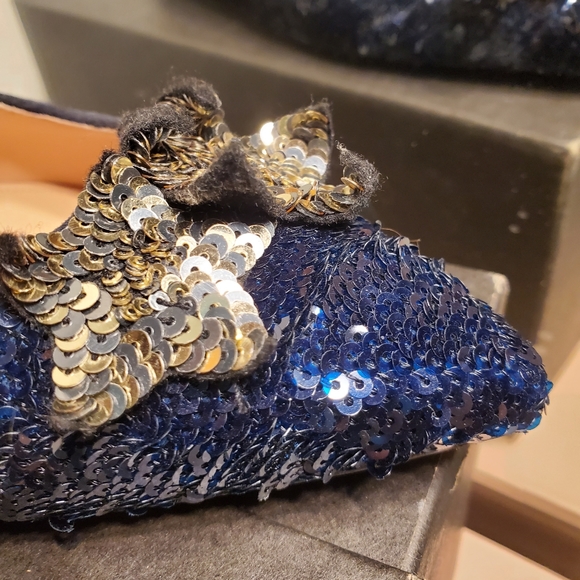 Shoes - Picture 5 of 6